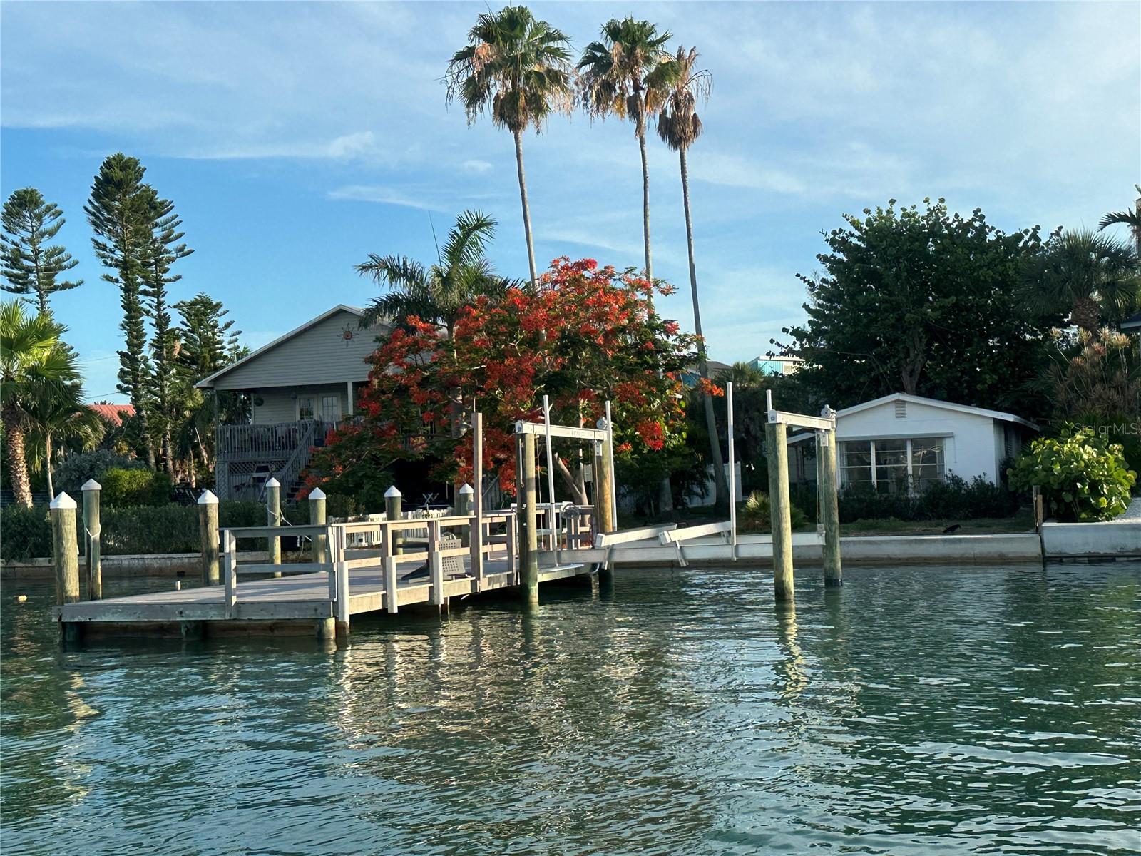 SUNSET BEACH - Land