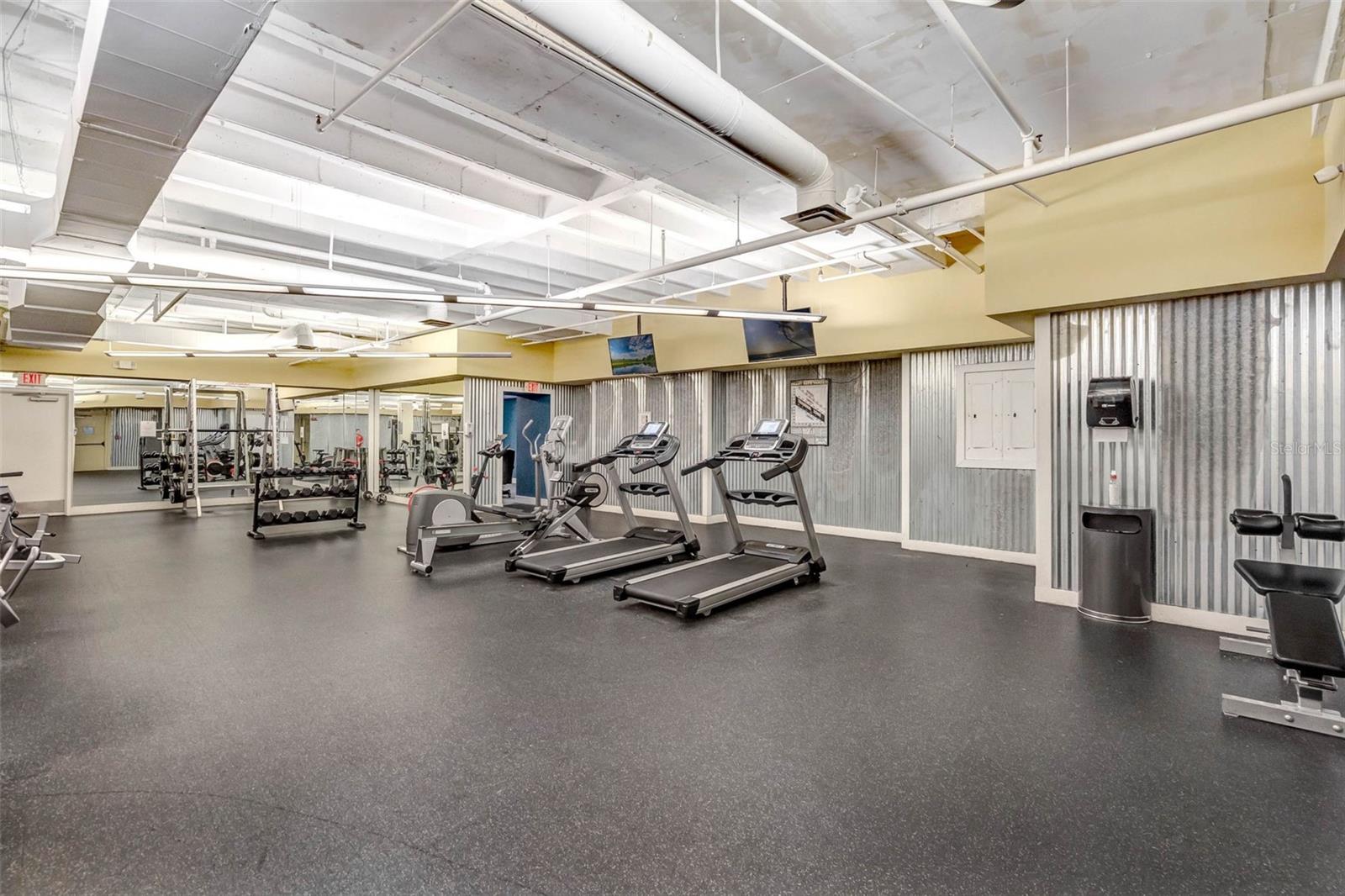 METROPOLITAN/LK EOLA - Residential