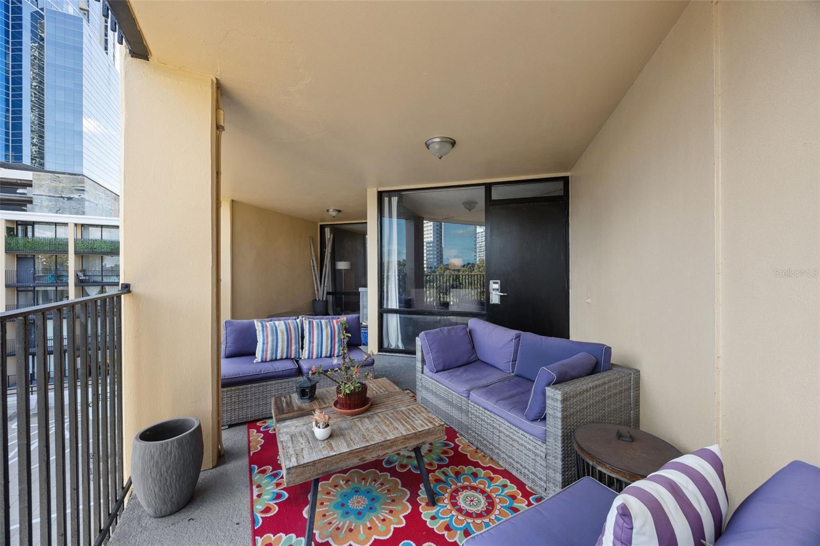 METROPOLITAN/LK EOLA - Residential