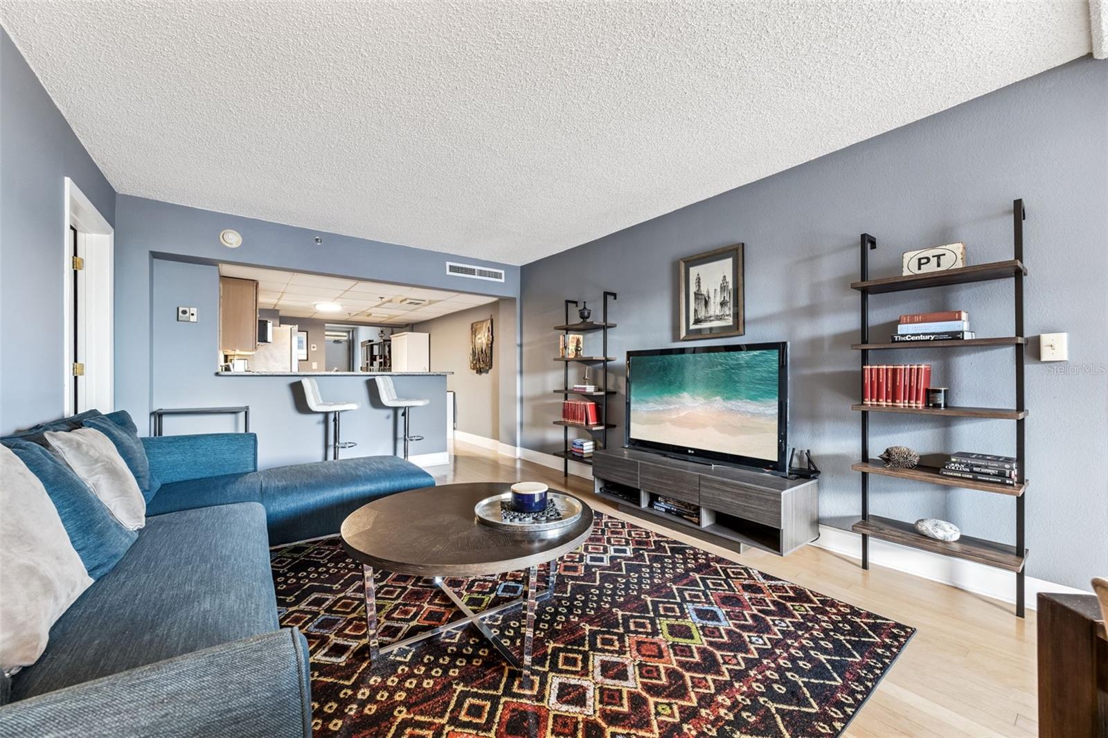 METROPOLITAN/LK EOLA - Residential