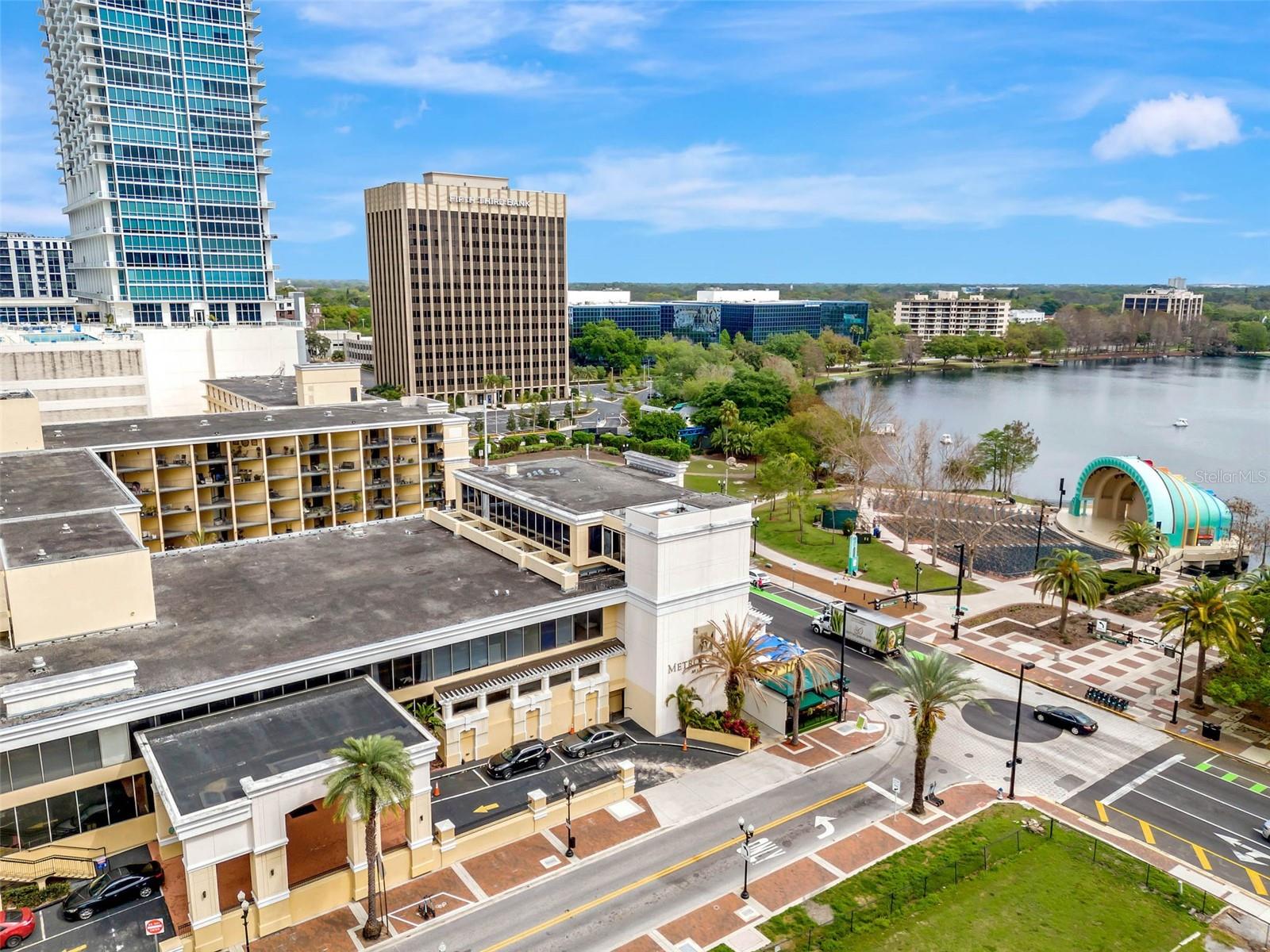 METROPOLITAN/LK EOLA - Residential