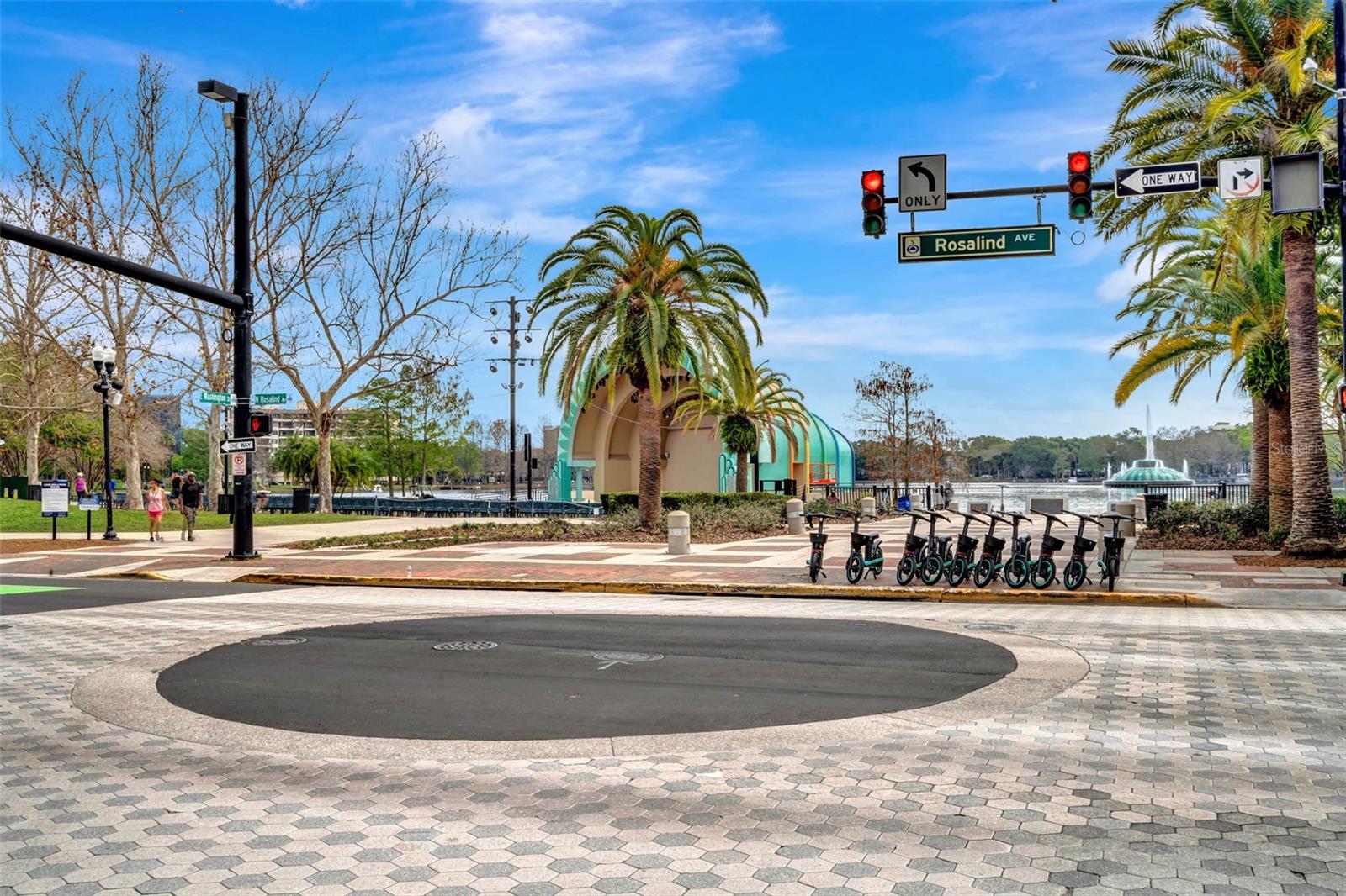 METROPOLITAN/LK EOLA - Residential