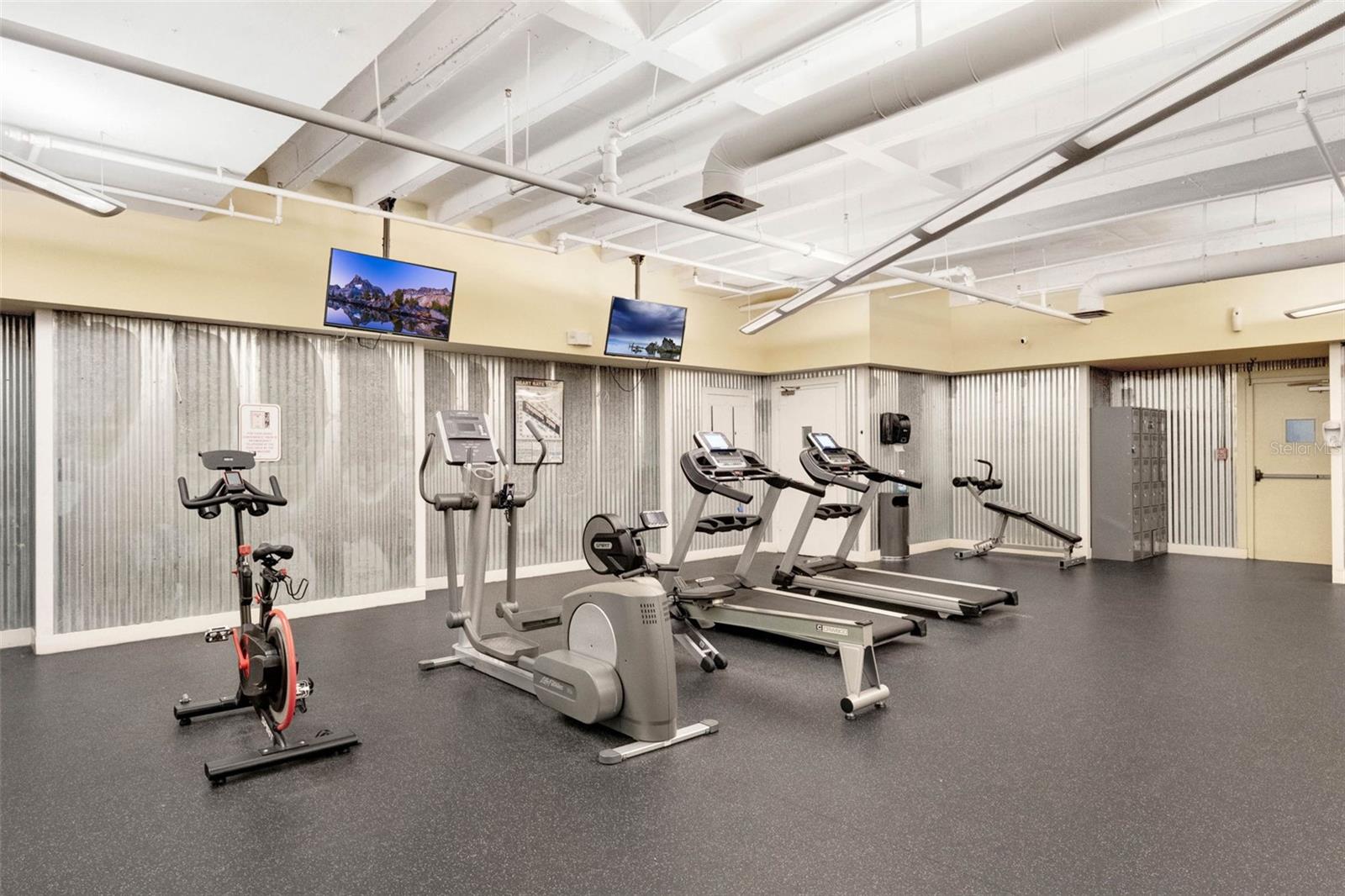 METROPOLITAN/LK EOLA - Residential