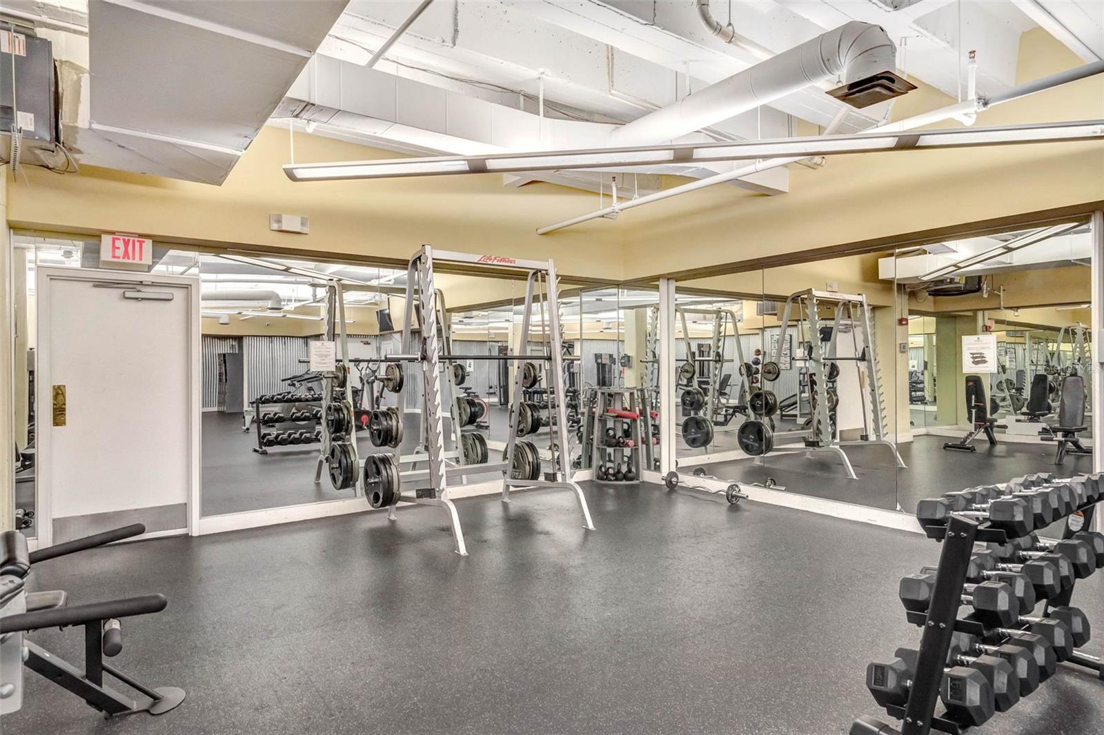 METROPOLITAN/LK EOLA - Residential