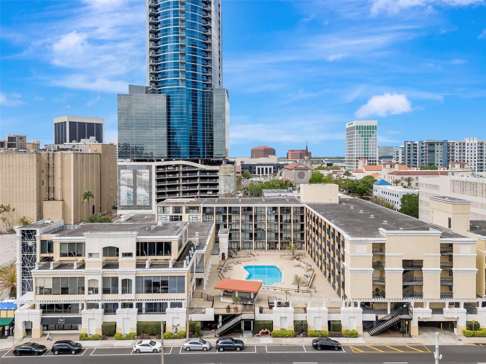 METROPOLITAN/LK EOLA - Residential