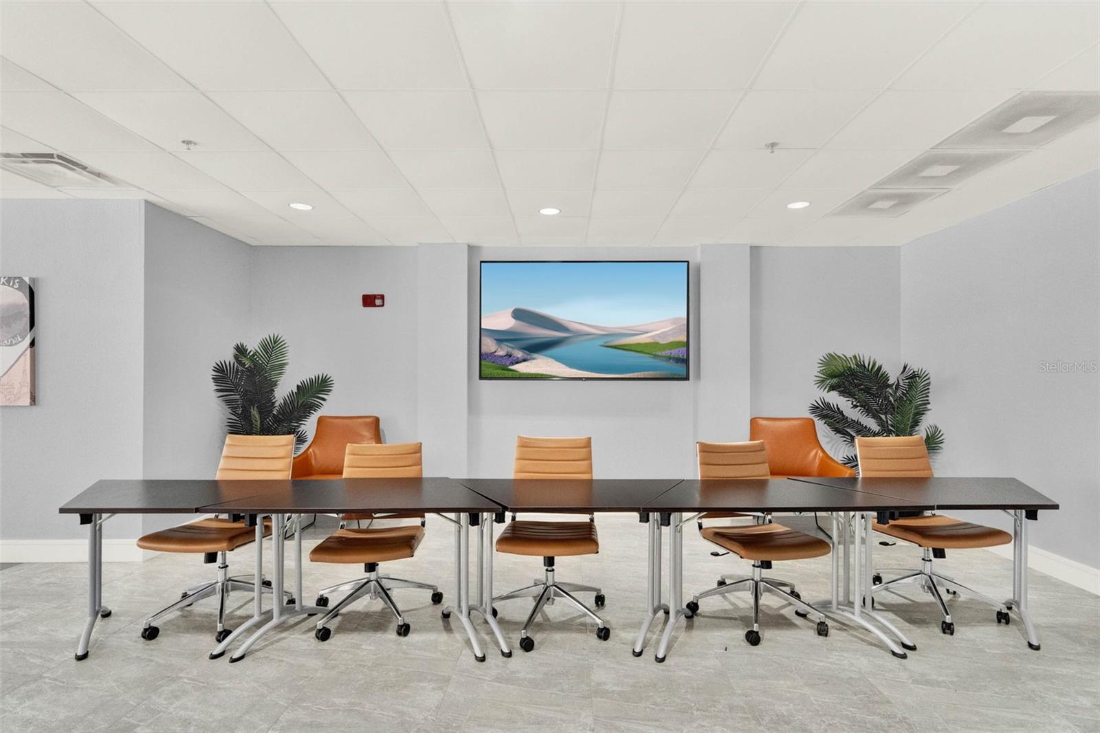 METROPOLITAN/LK EOLA - Residential