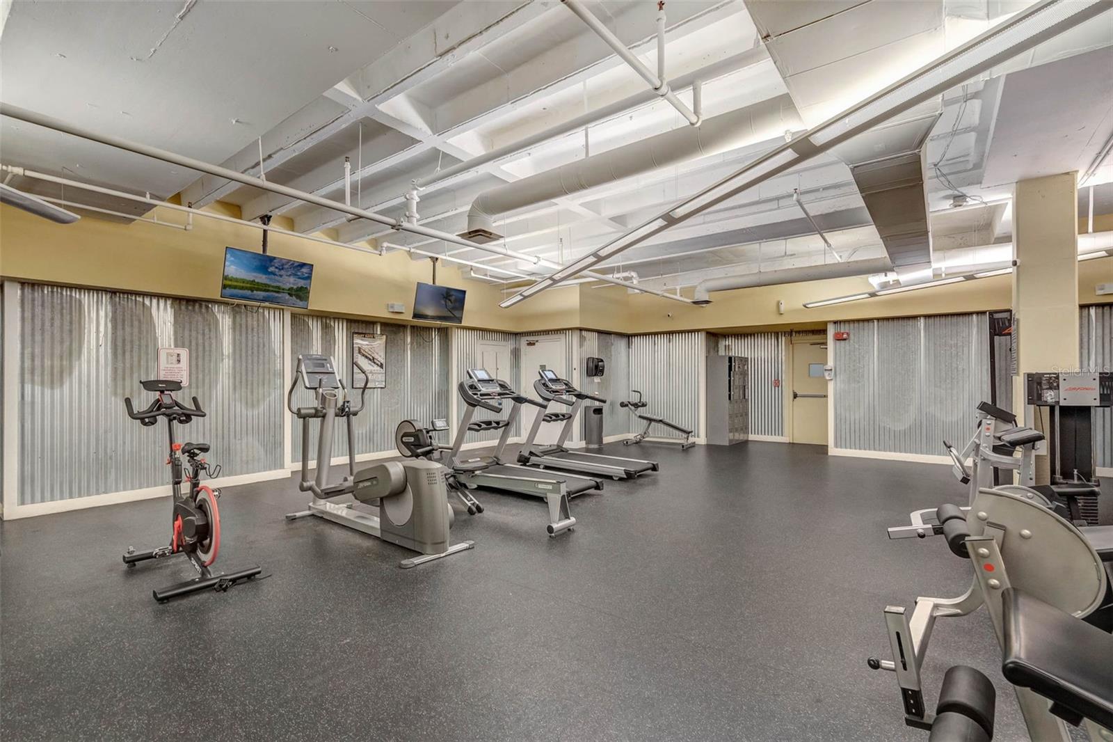 METROPOLITAN/LK EOLA - Residential