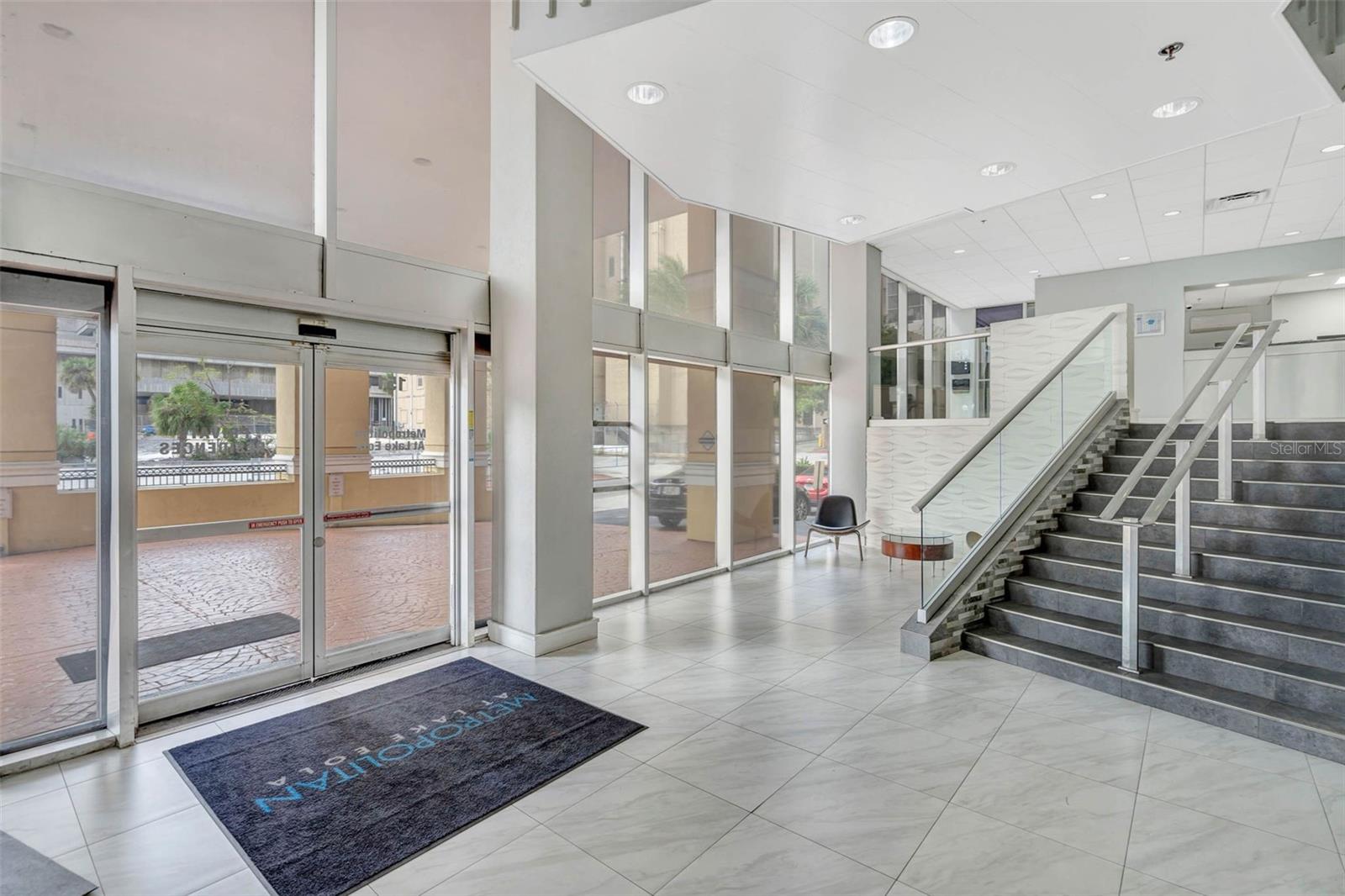 METROPOLITAN/LK EOLA - Residential