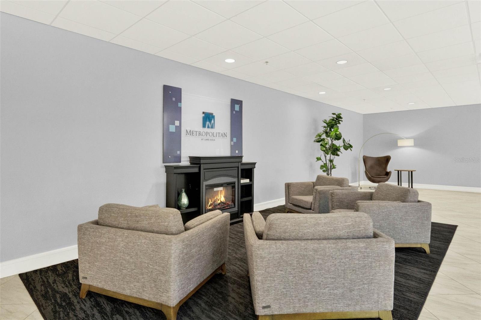 METROPOLITAN/LK EOLA - Residential