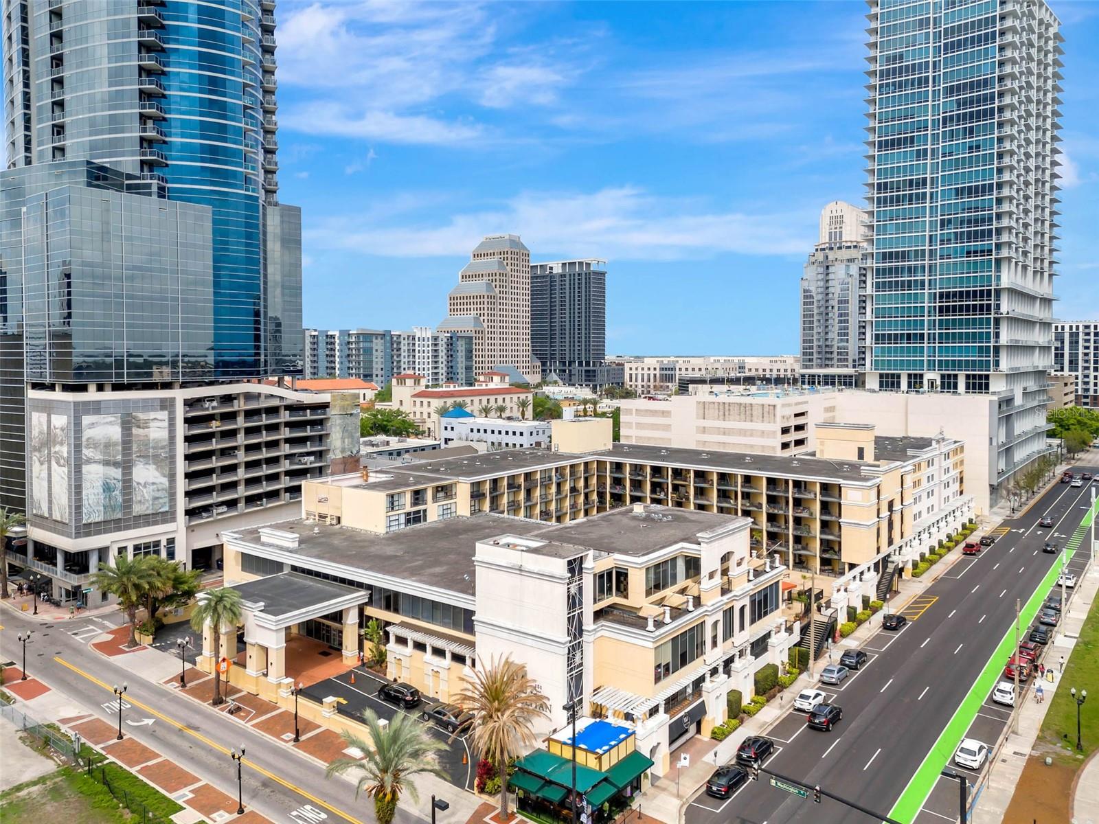 METROPOLITAN/LK EOLA - Residential