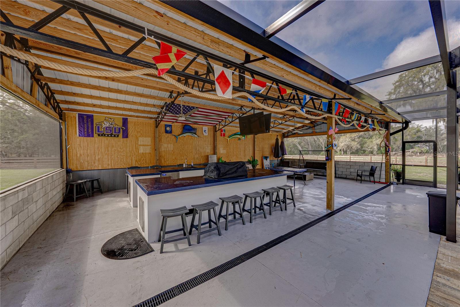 ACREAGE - Residential