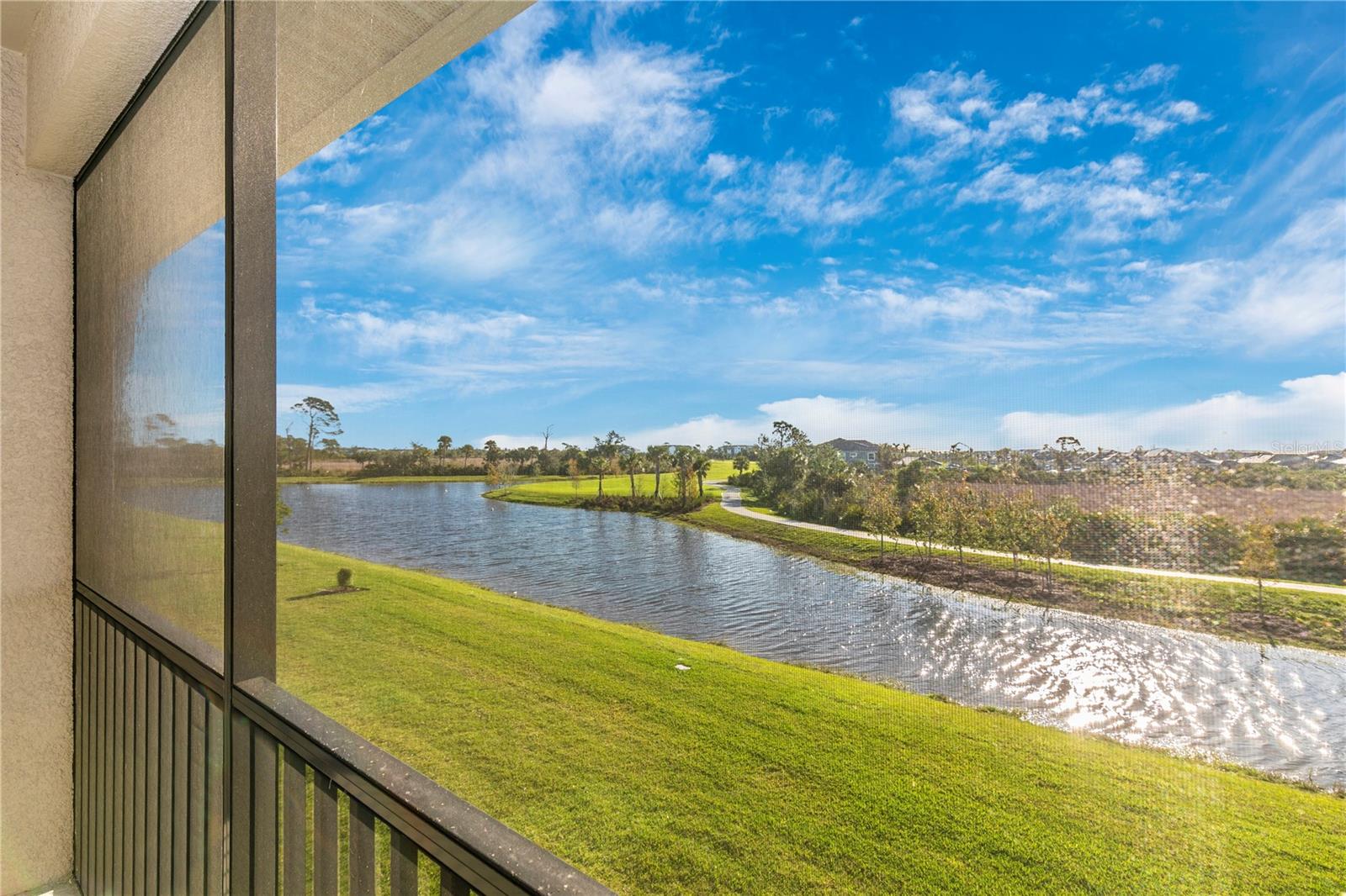 WELLEN PARK GOLF & COUNTRY CLUB - Residential Lease