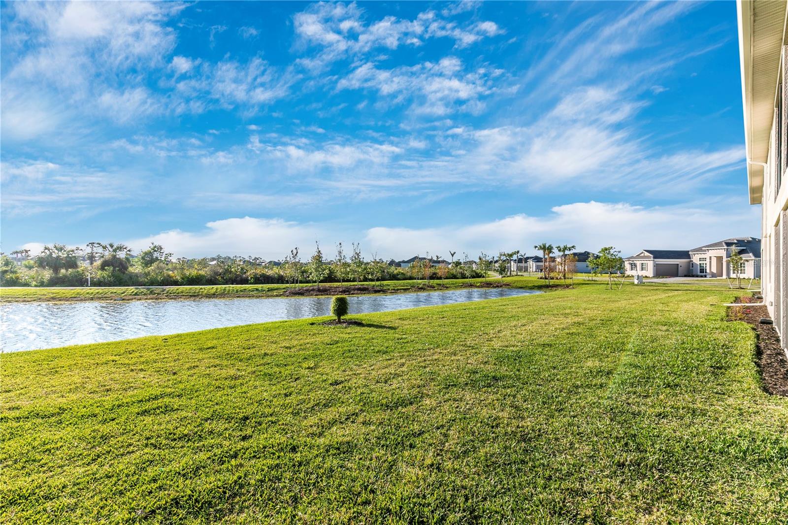 WELLEN PARK GOLF & COUNTRY CLUB - Residential Lease