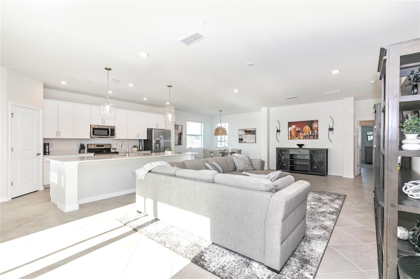 WELLEN PARK GOLF & COUNTRY CLUB - Residential Lease