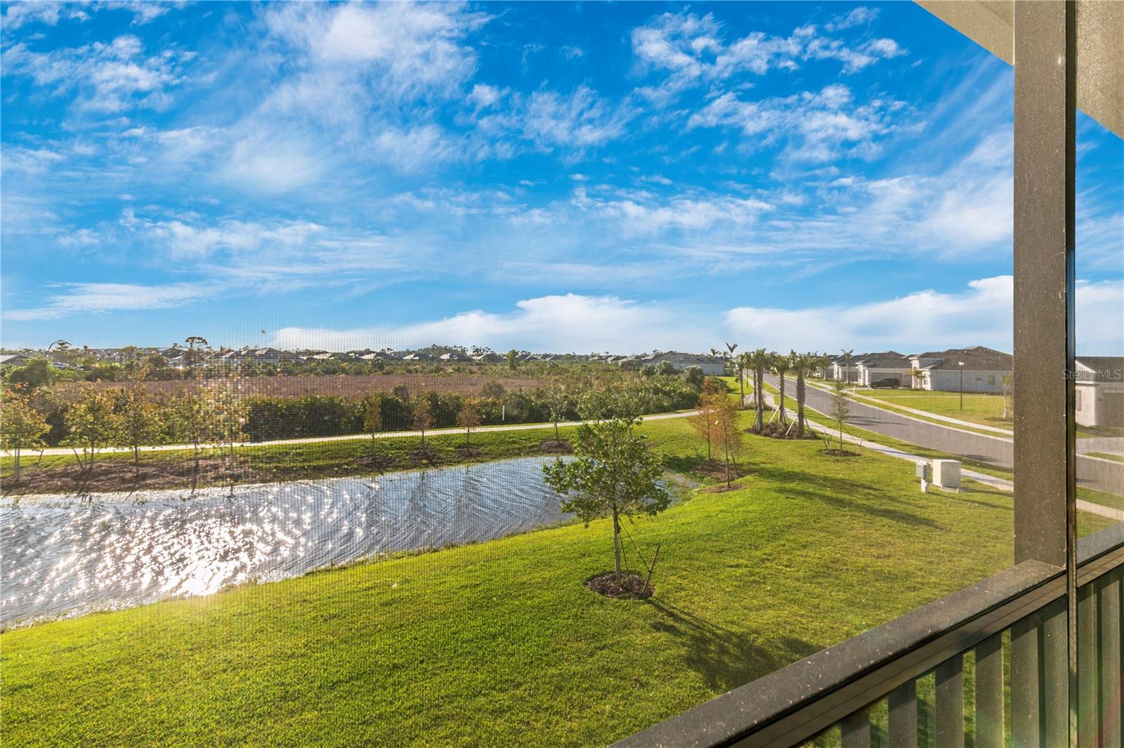 WELLEN PARK GOLF & COUNTRY CLUB - Residential Lease