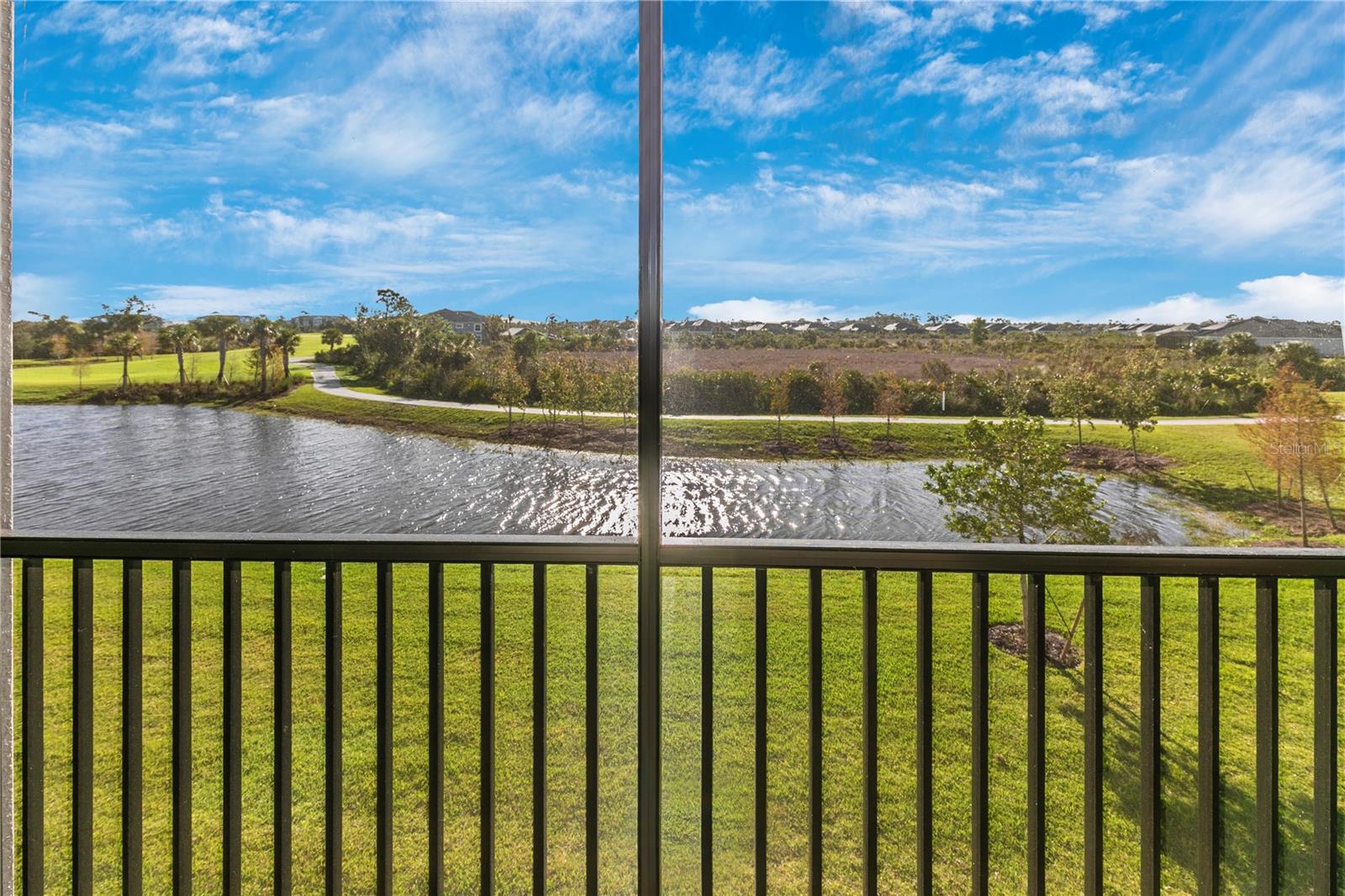 WELLEN PARK GOLF & COUNTRY CLUB - Residential Lease