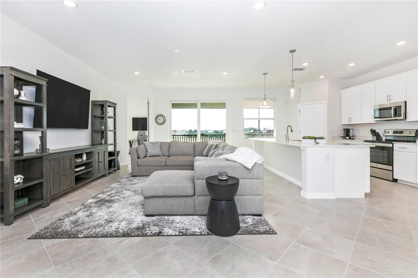 WELLEN PARK GOLF & COUNTRY CLUB - Residential Lease
