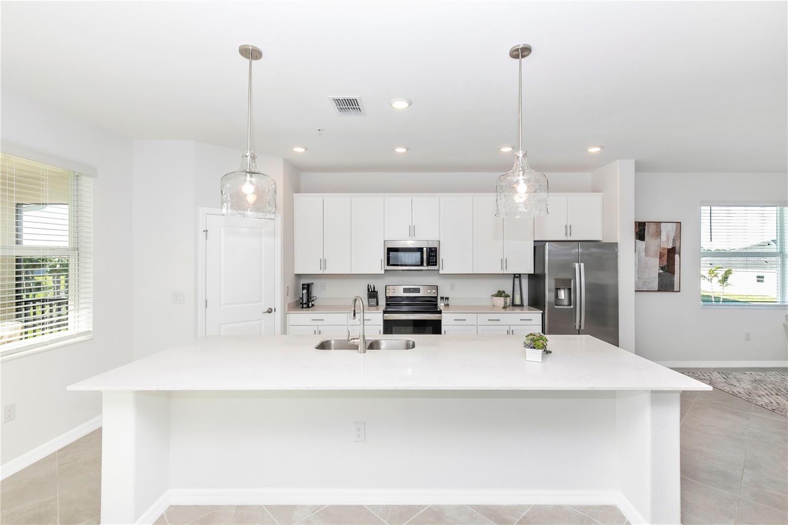 WELLEN PARK GOLF & COUNTRY CLUB - Residential Lease