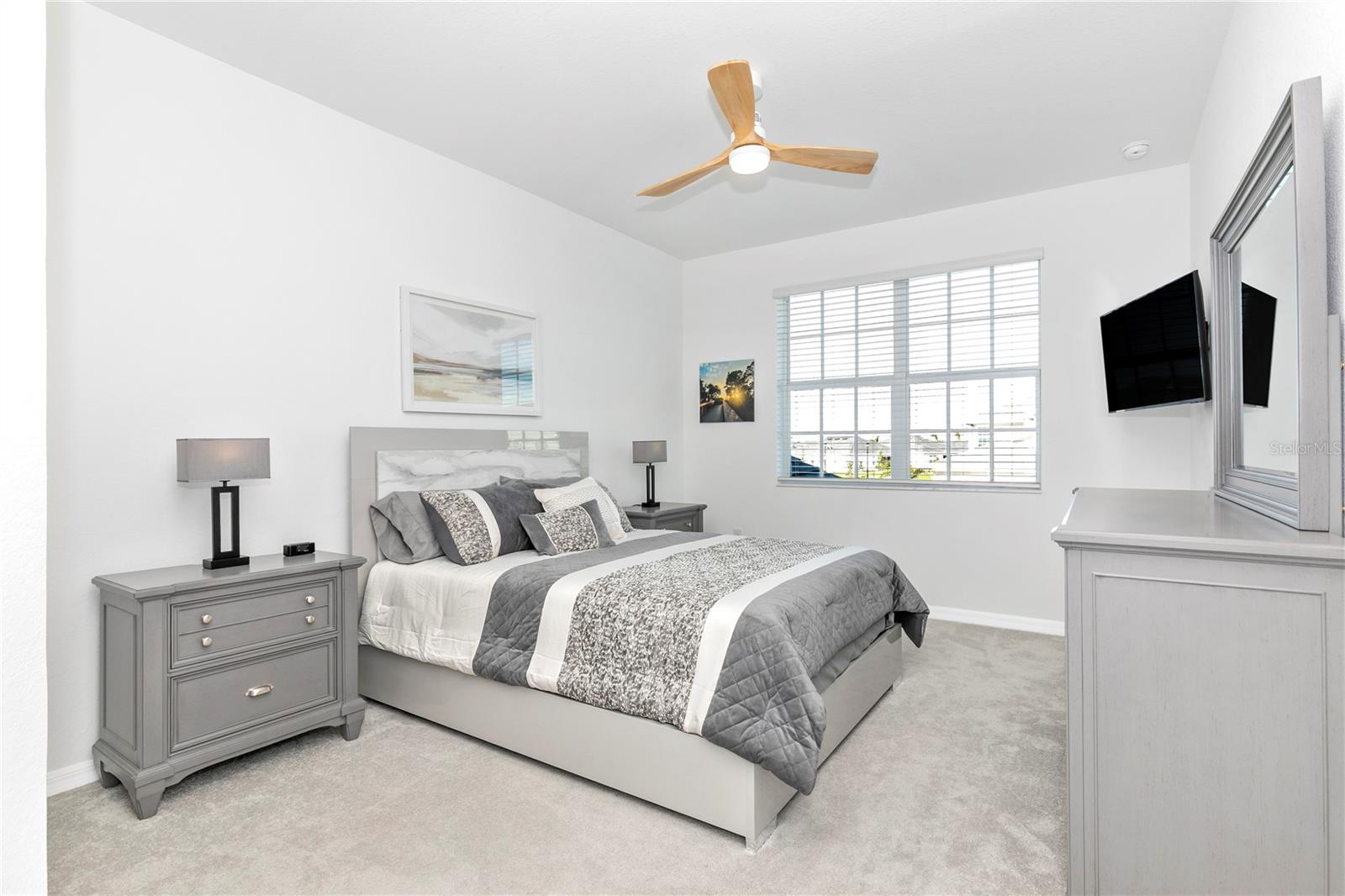 WELLEN PARK GOLF & COUNTRY CLUB - Residential Lease