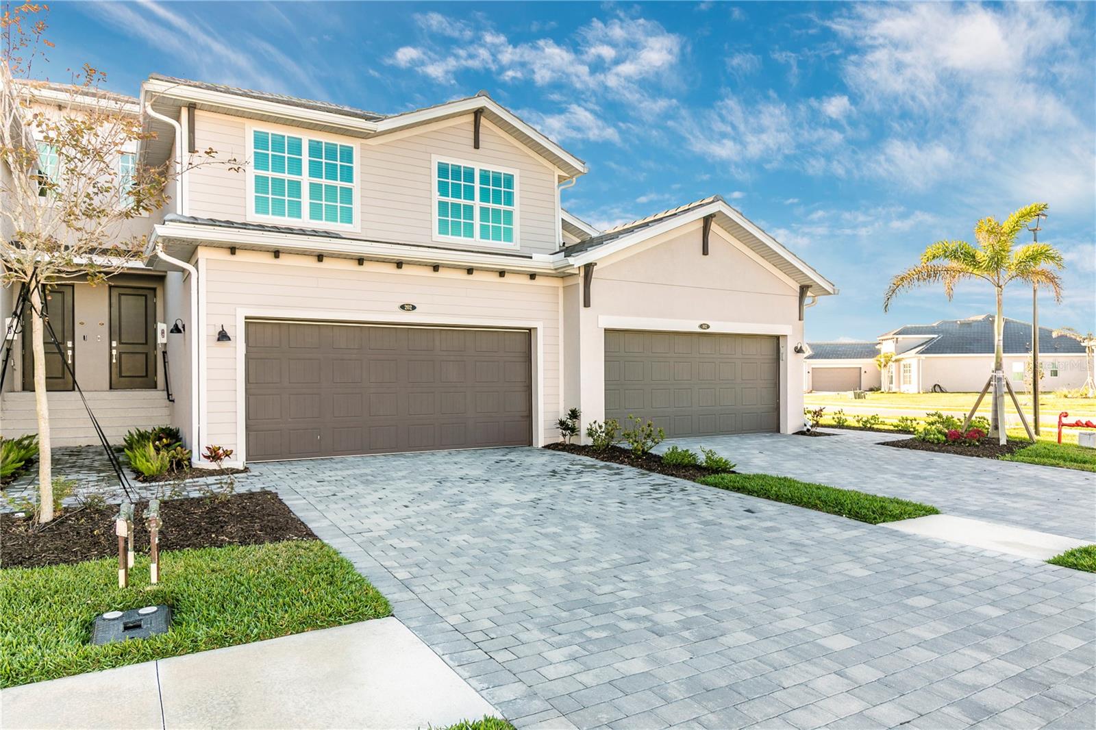 WELLEN PARK GOLF & COUNTRY CLUB - Residential Lease