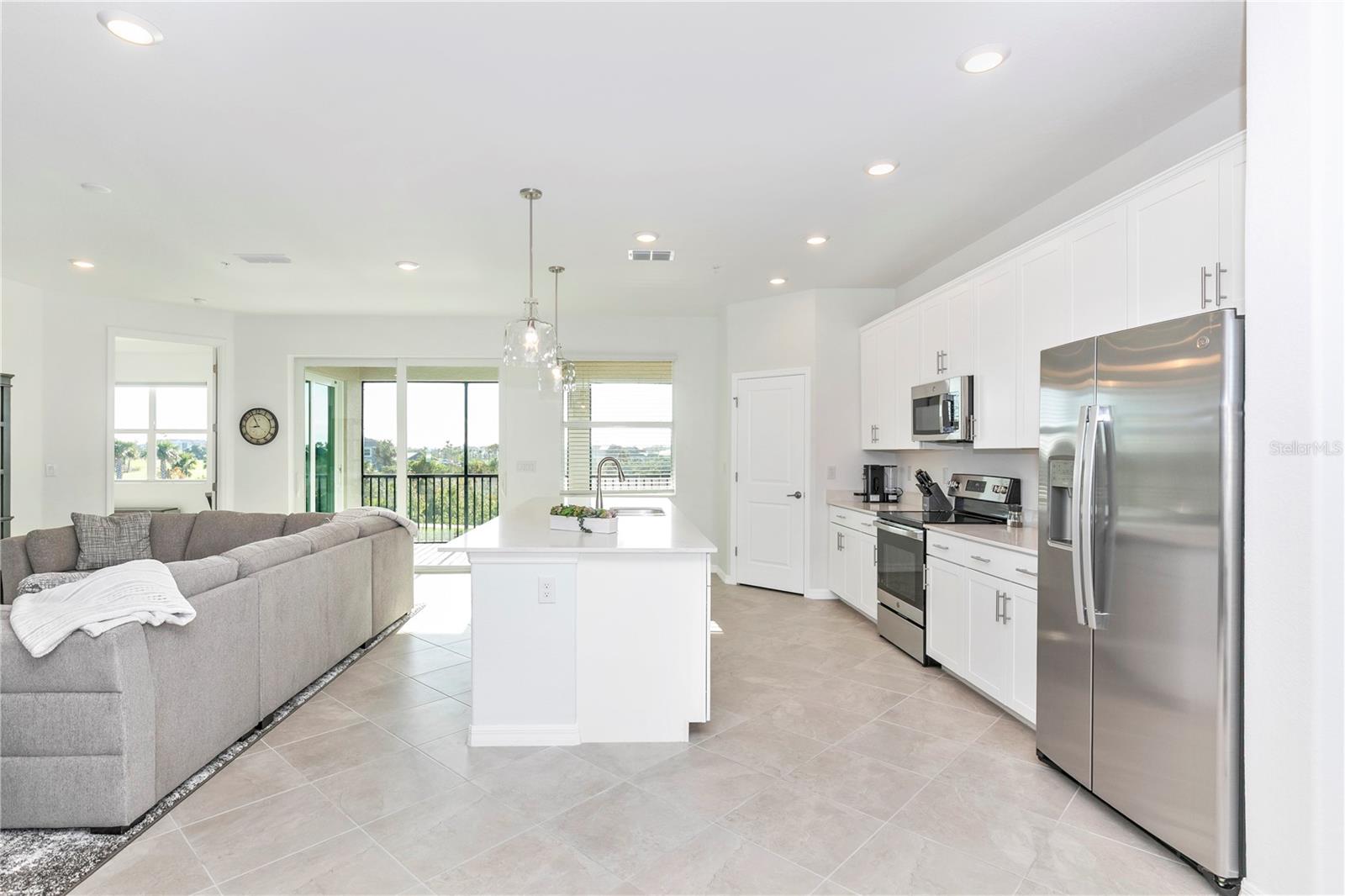 WELLEN PARK GOLF & COUNTRY CLUB - Residential Lease