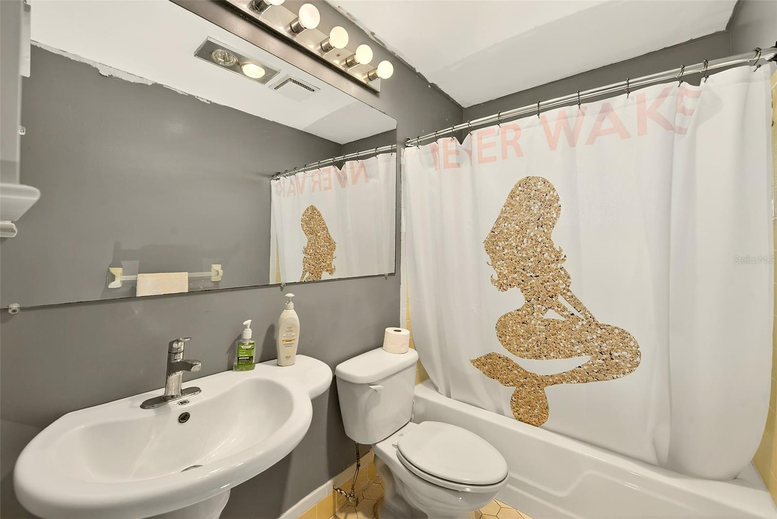 MAINLANDS OF TAMARAC BY THE GULF TWO CONDO - Residential