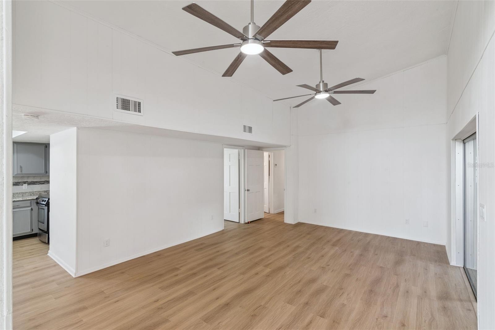 ENGLISH WOODS 1ST ADD - Residential