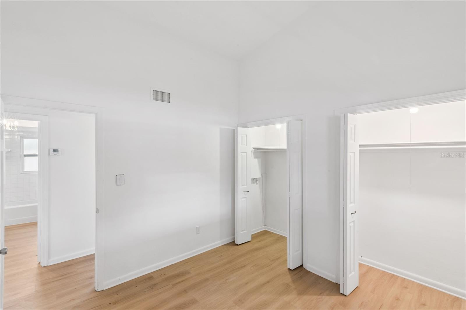 ENGLISH WOODS 1ST ADD - Residential