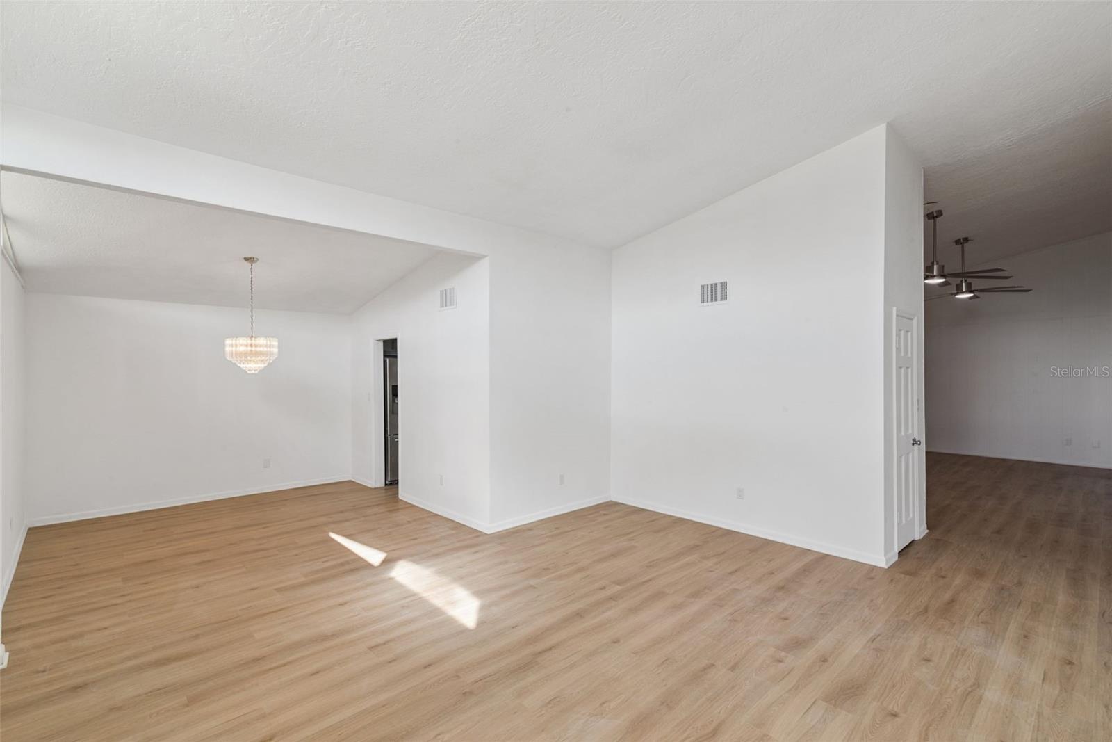 ENGLISH WOODS 1ST ADD - Residential