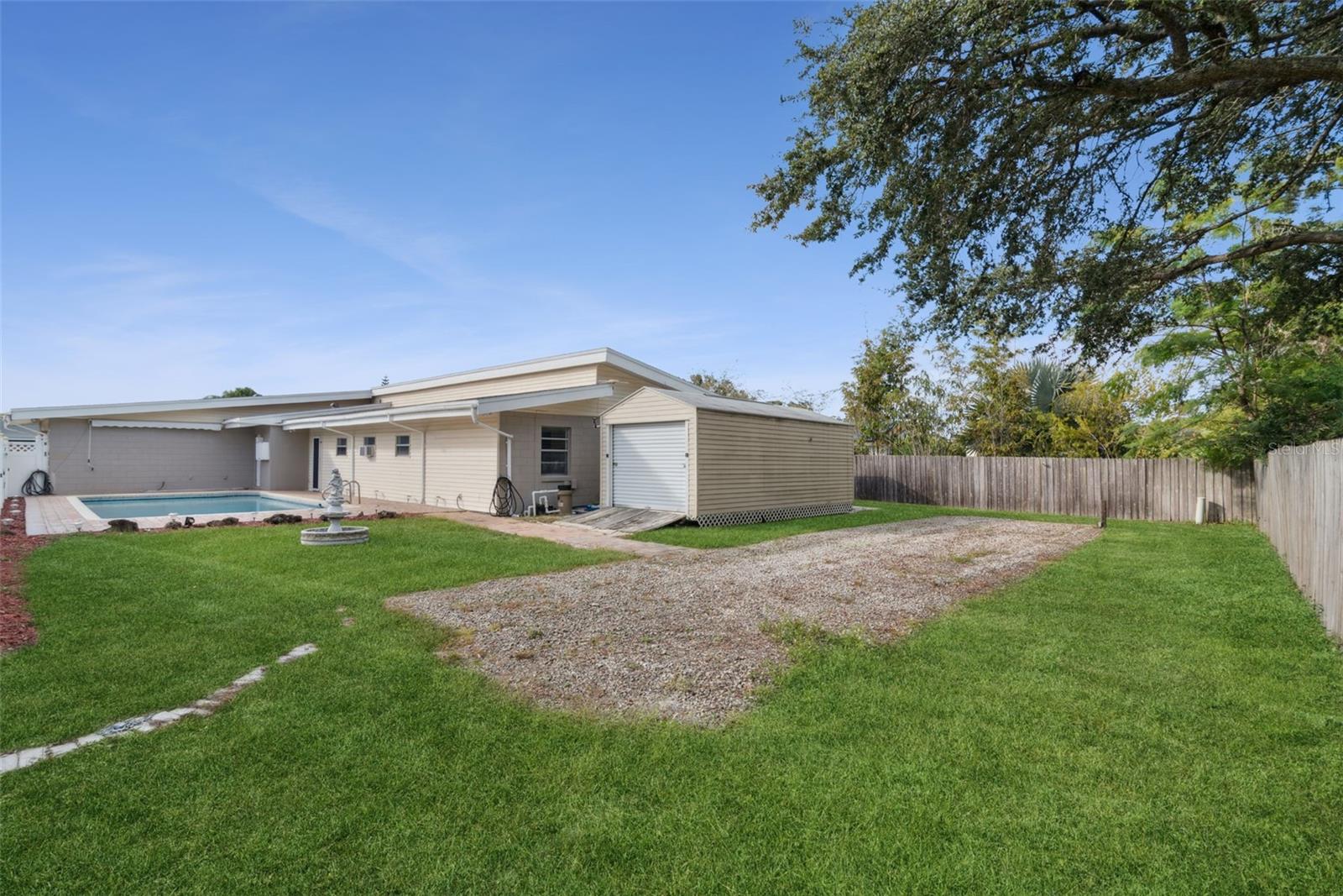 ENGLISH WOODS 1ST ADD - Residential