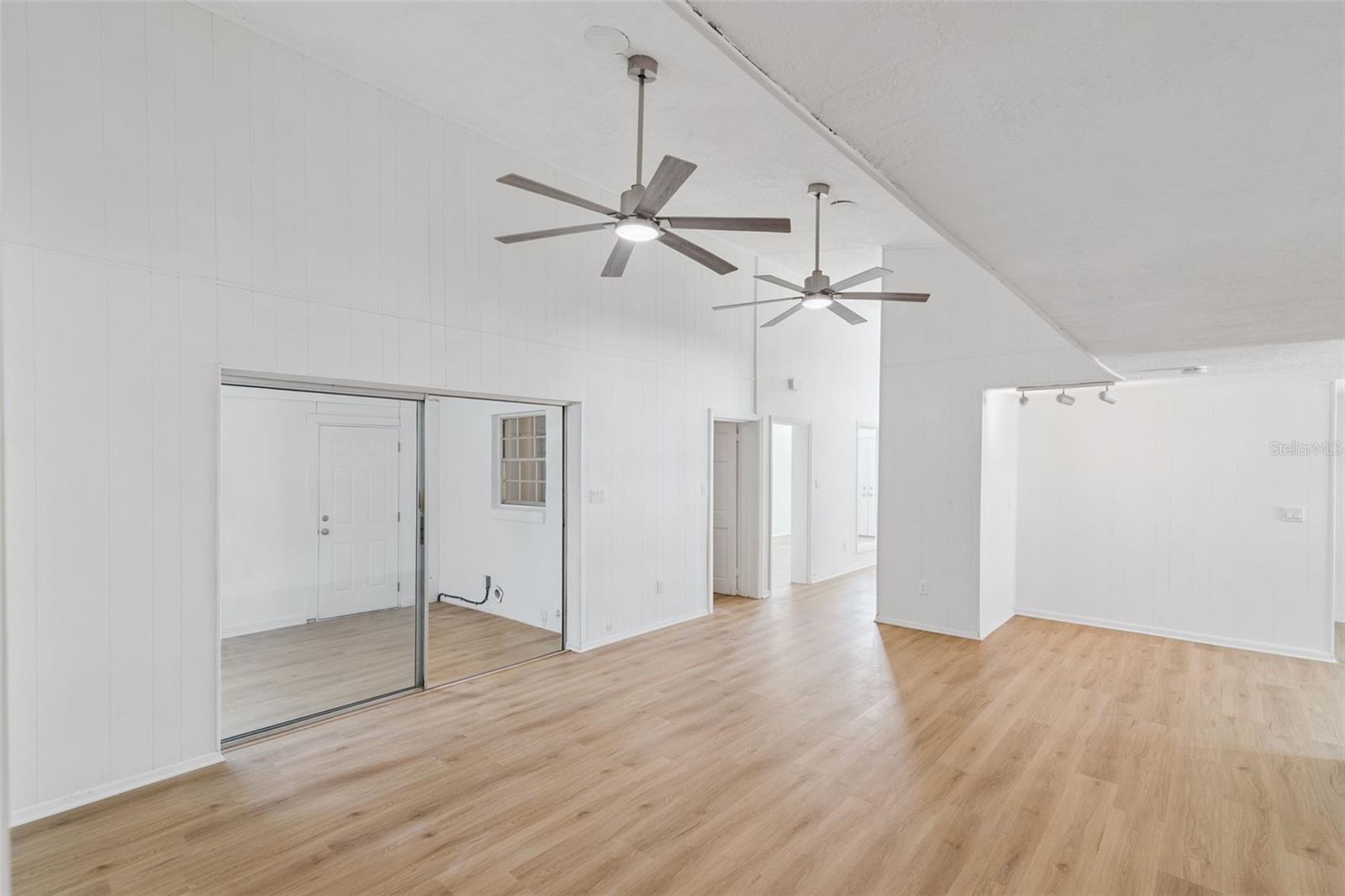 ENGLISH WOODS 1ST ADD - Residential