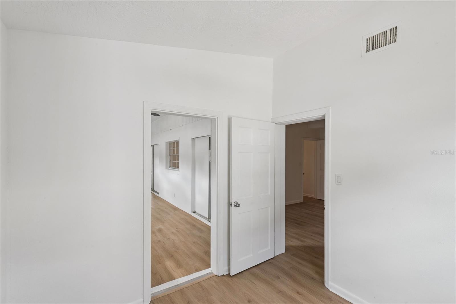 ENGLISH WOODS 1ST ADD - Residential