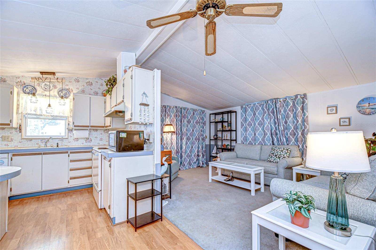 COLONY HILLS COMMUNITY - Residential