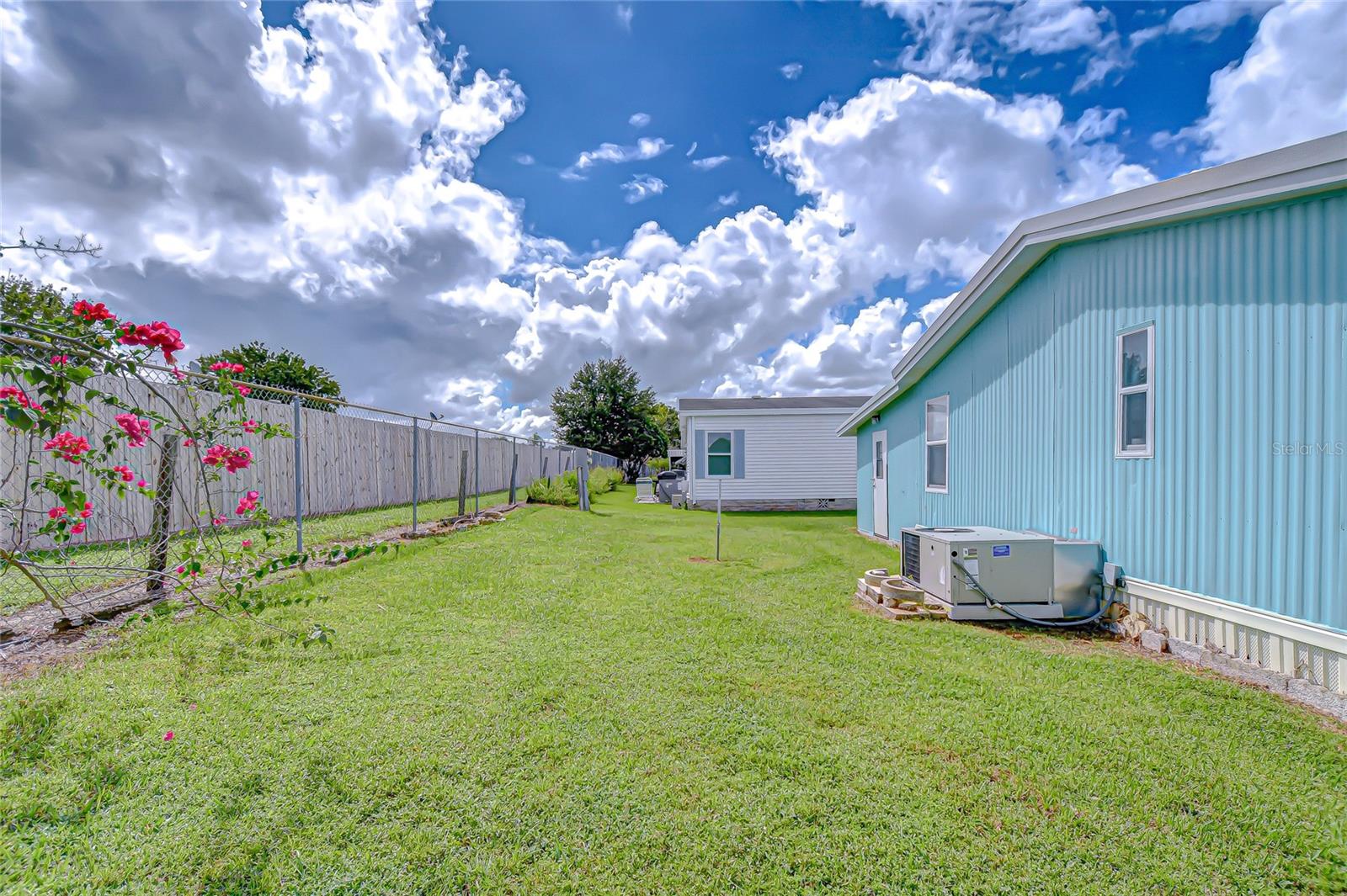 COLONY HILLS COMMUNITY - Residential