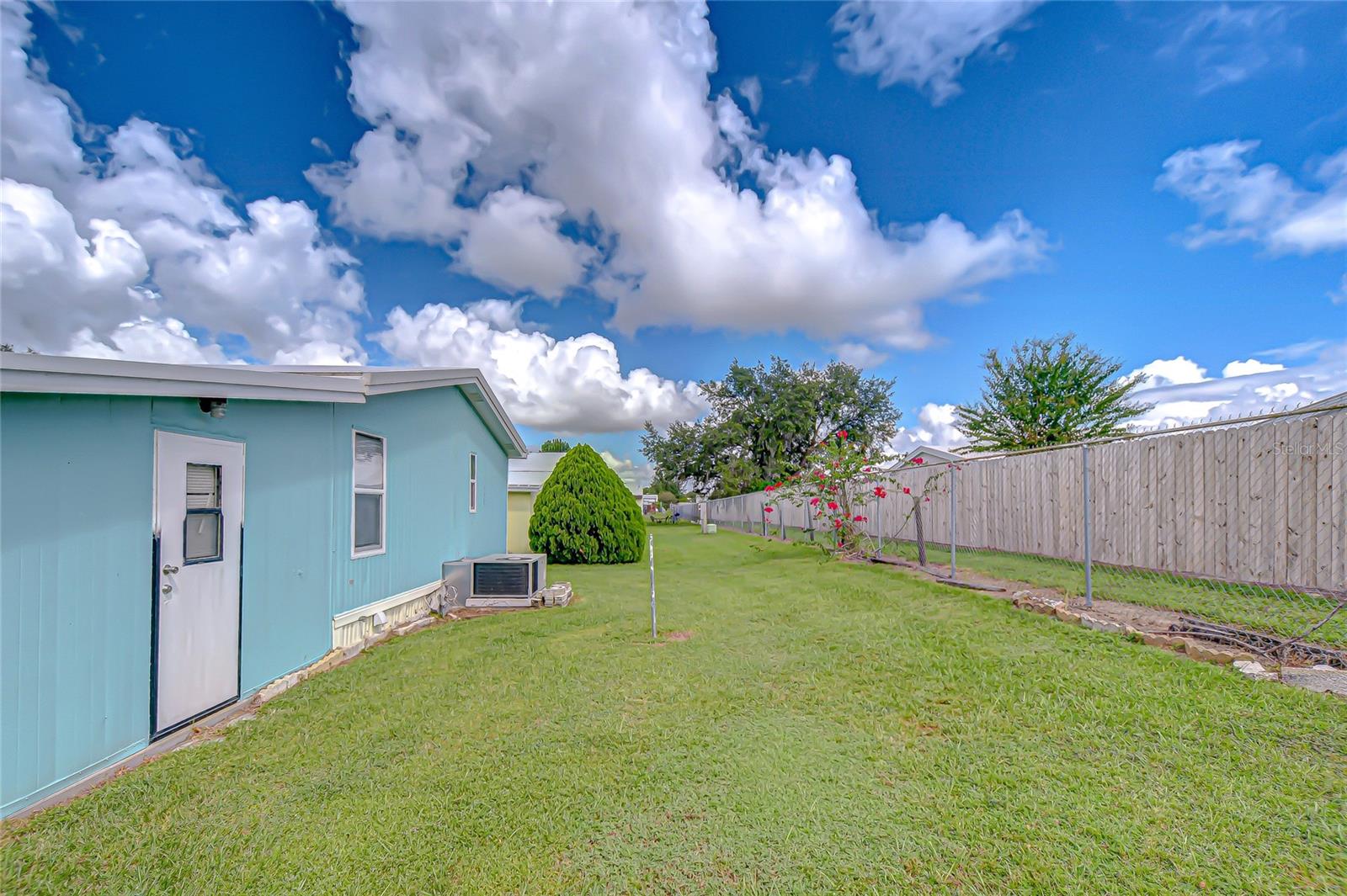 COLONY HILLS COMMUNITY - Residential