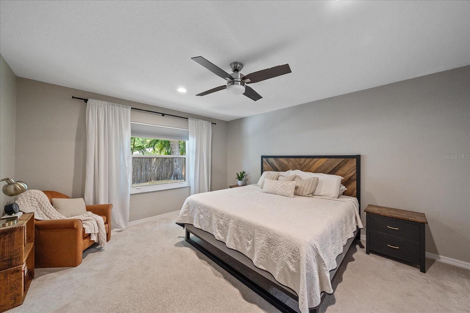 LAKE SARASOTA - Residential