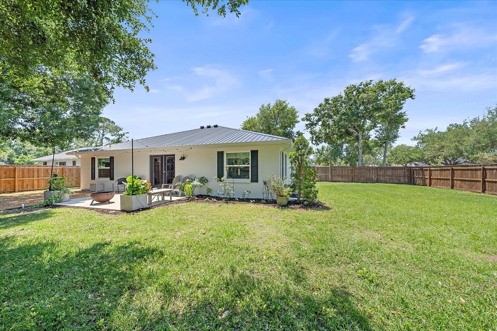 LAKE SARASOTA - Residential