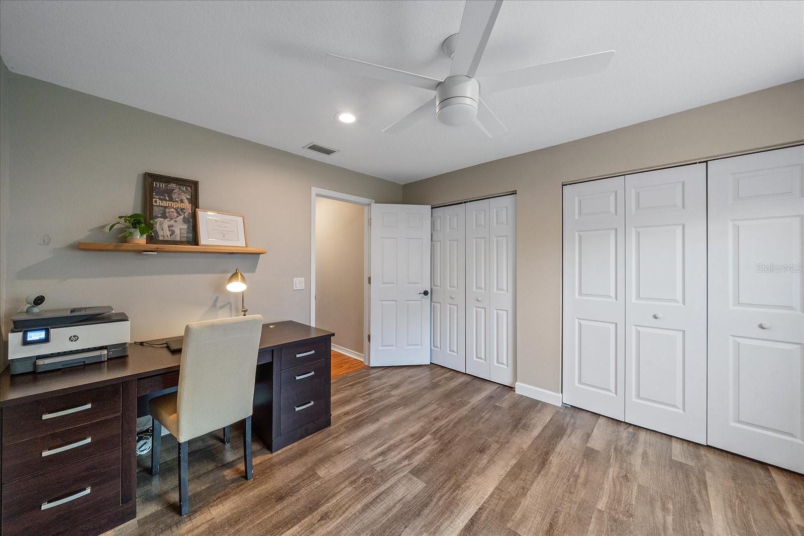 LAKE SARASOTA - Residential