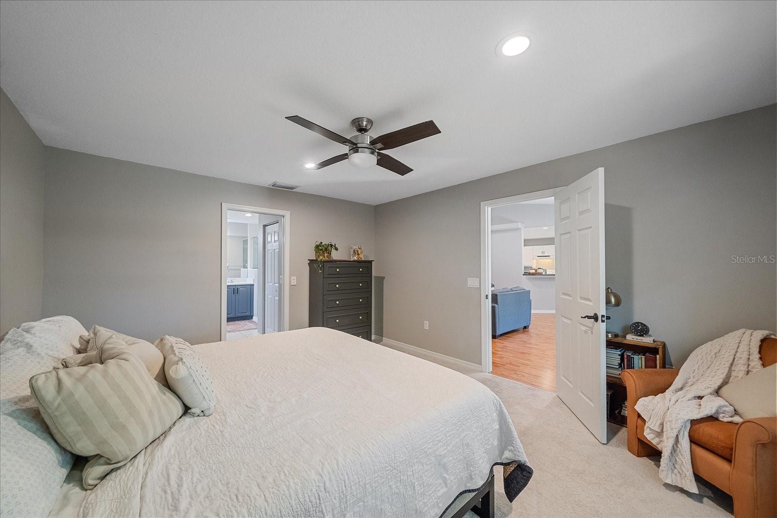 LAKE SARASOTA - Residential