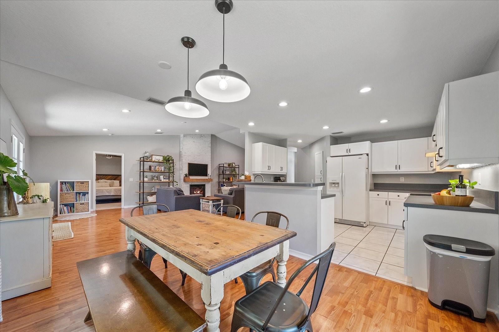 LAKE SARASOTA - Residential