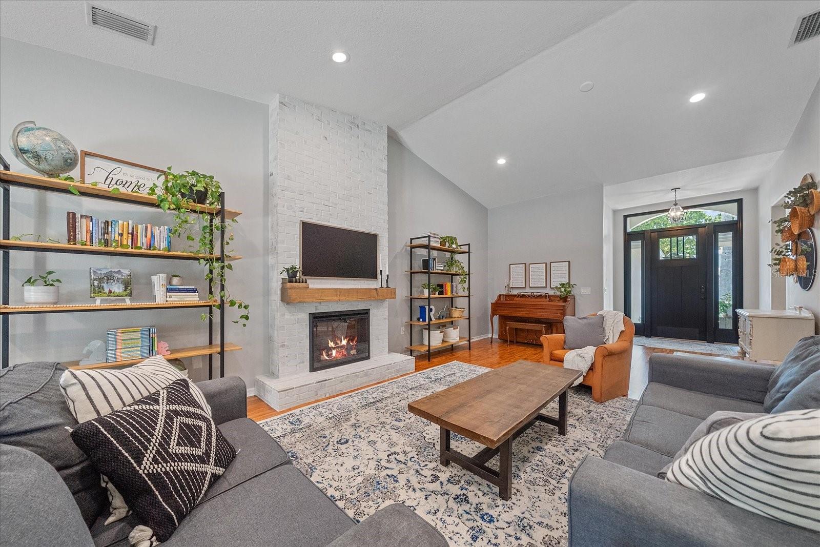 LAKE SARASOTA - Residential