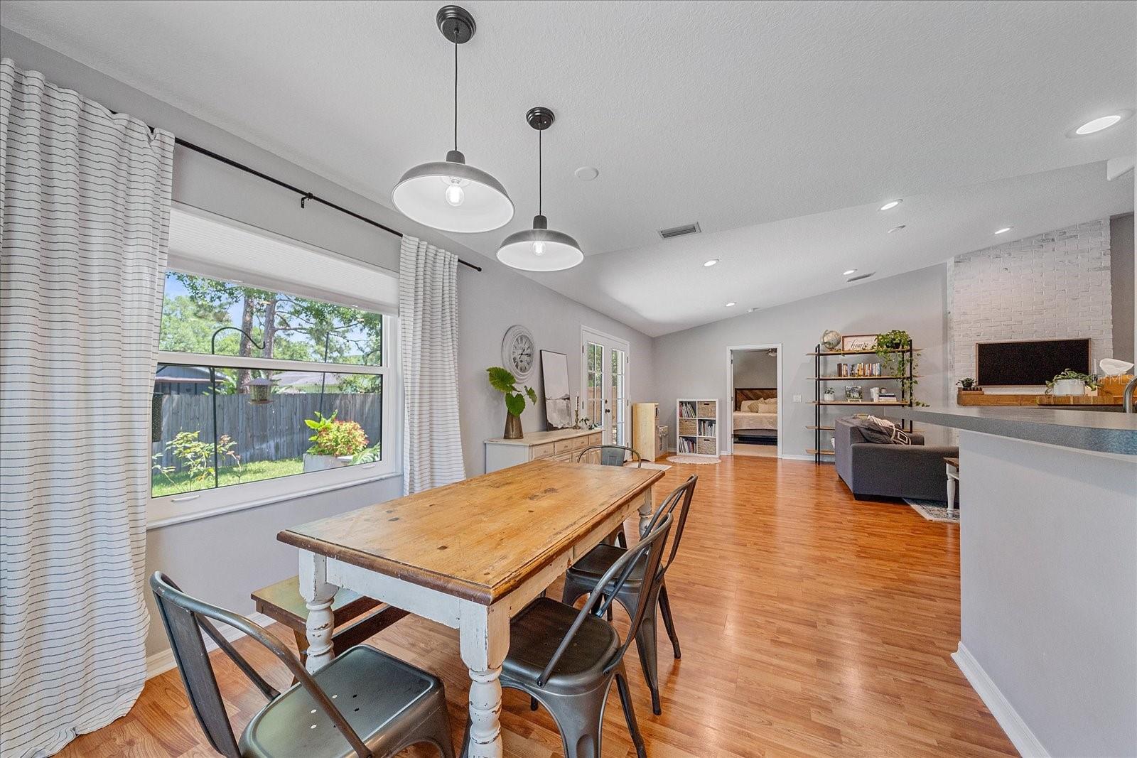 LAKE SARASOTA - Residential