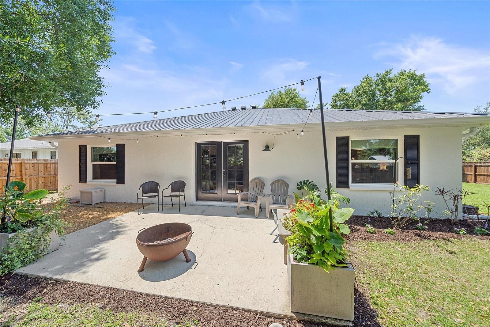 LAKE SARASOTA - Residential