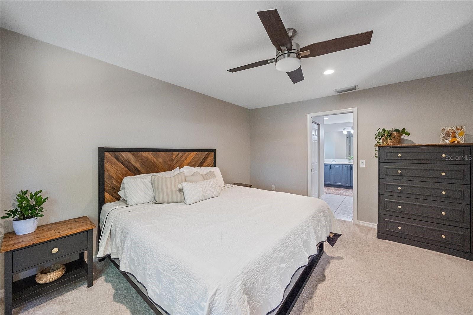 LAKE SARASOTA - Residential