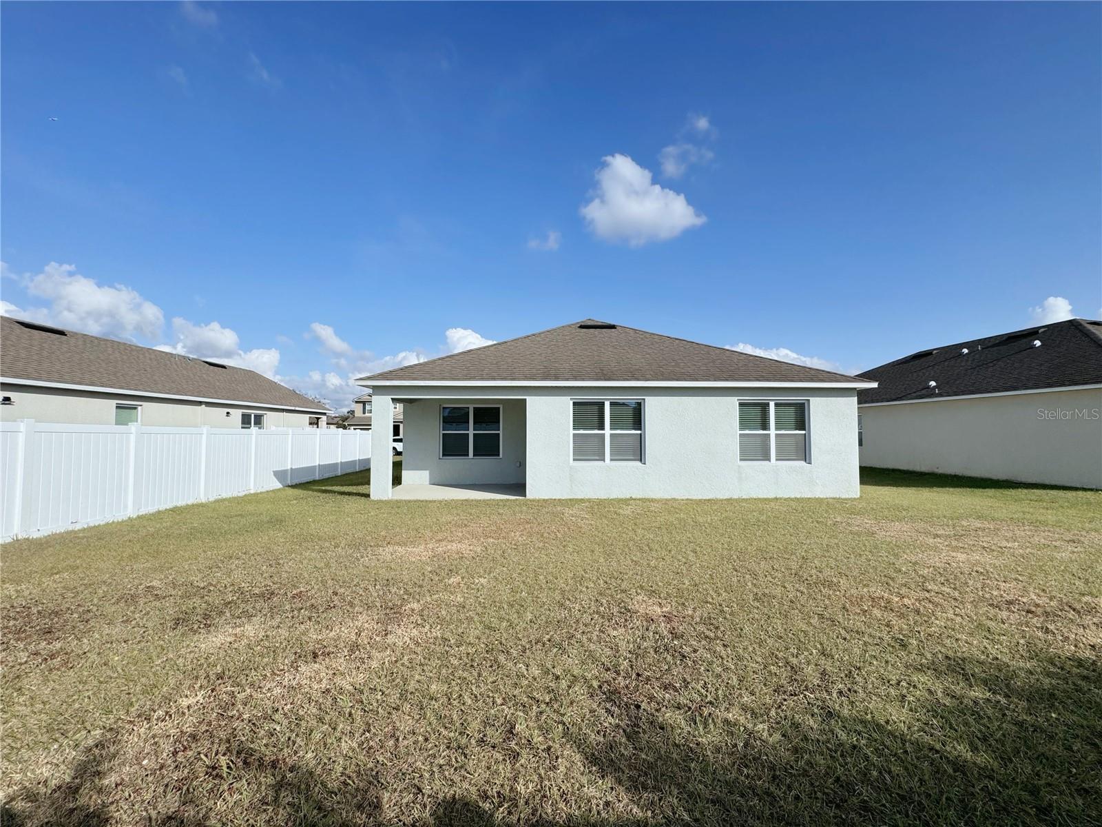 ESTATES OF WESTERLY - Residential Lease