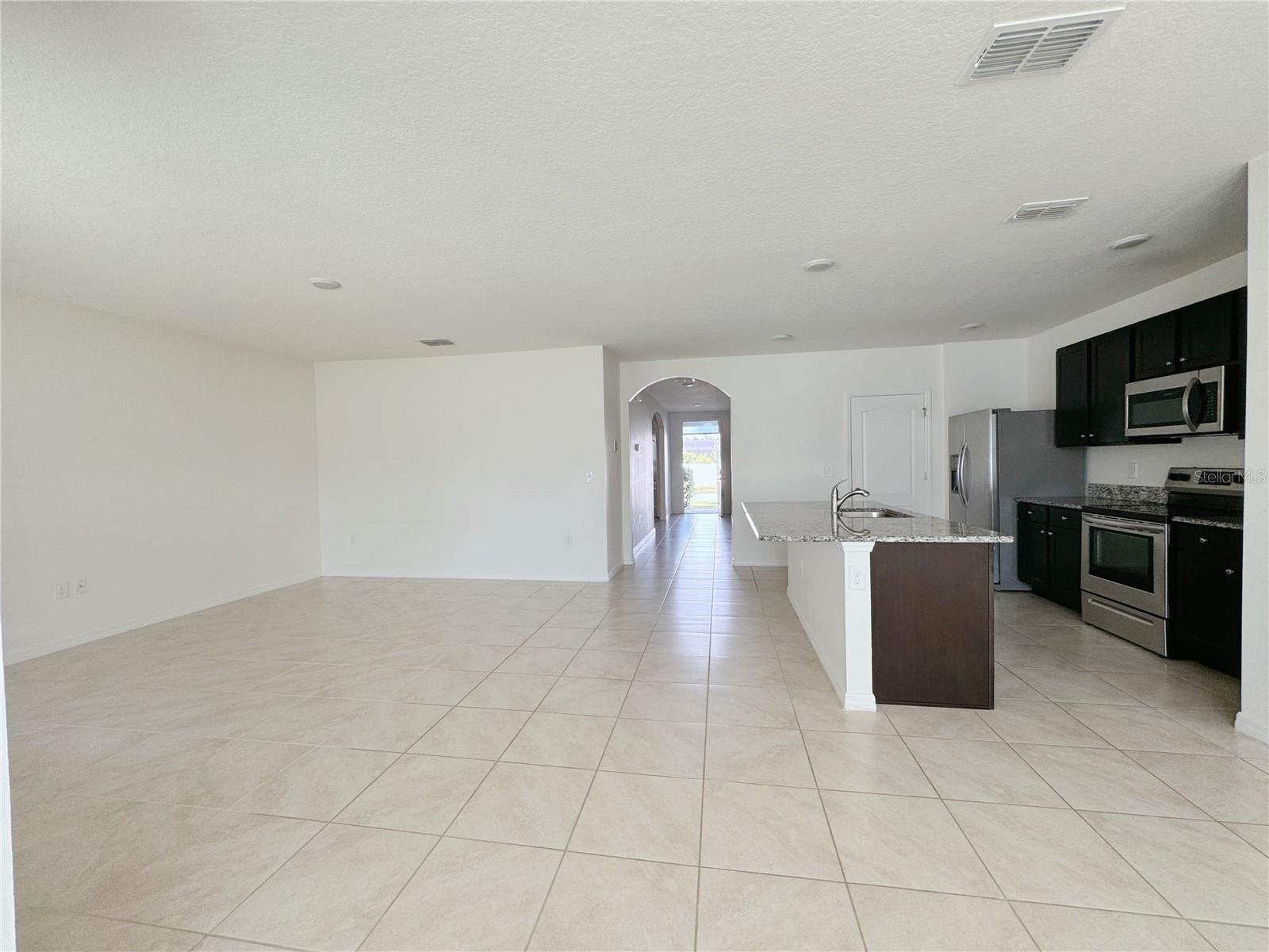 ESTATES OF WESTERLY - Residential Lease