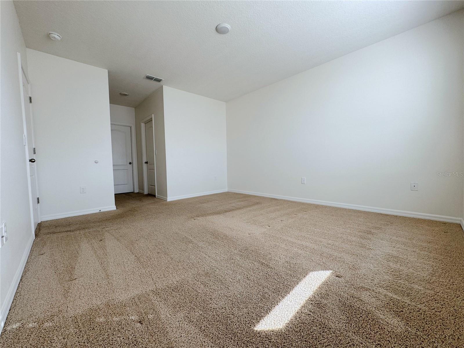 ESTATES OF WESTERLY - Residential Lease