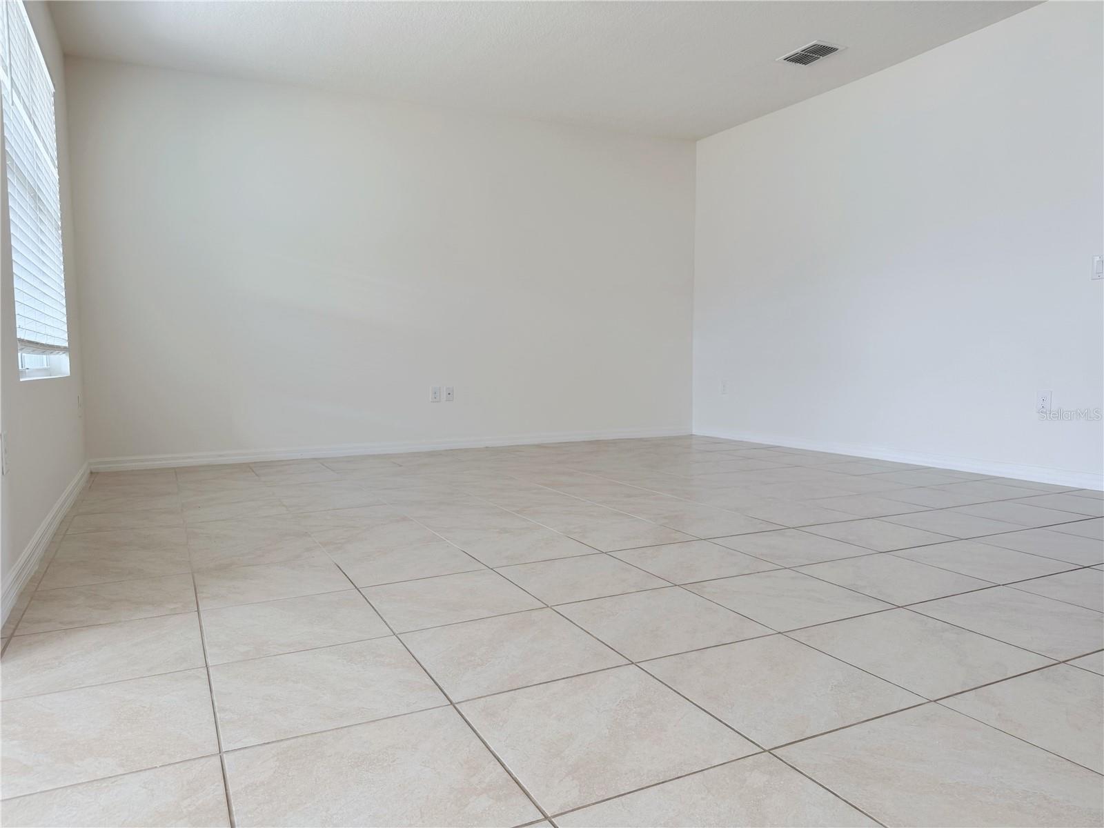 ESTATES OF WESTERLY - Residential Lease