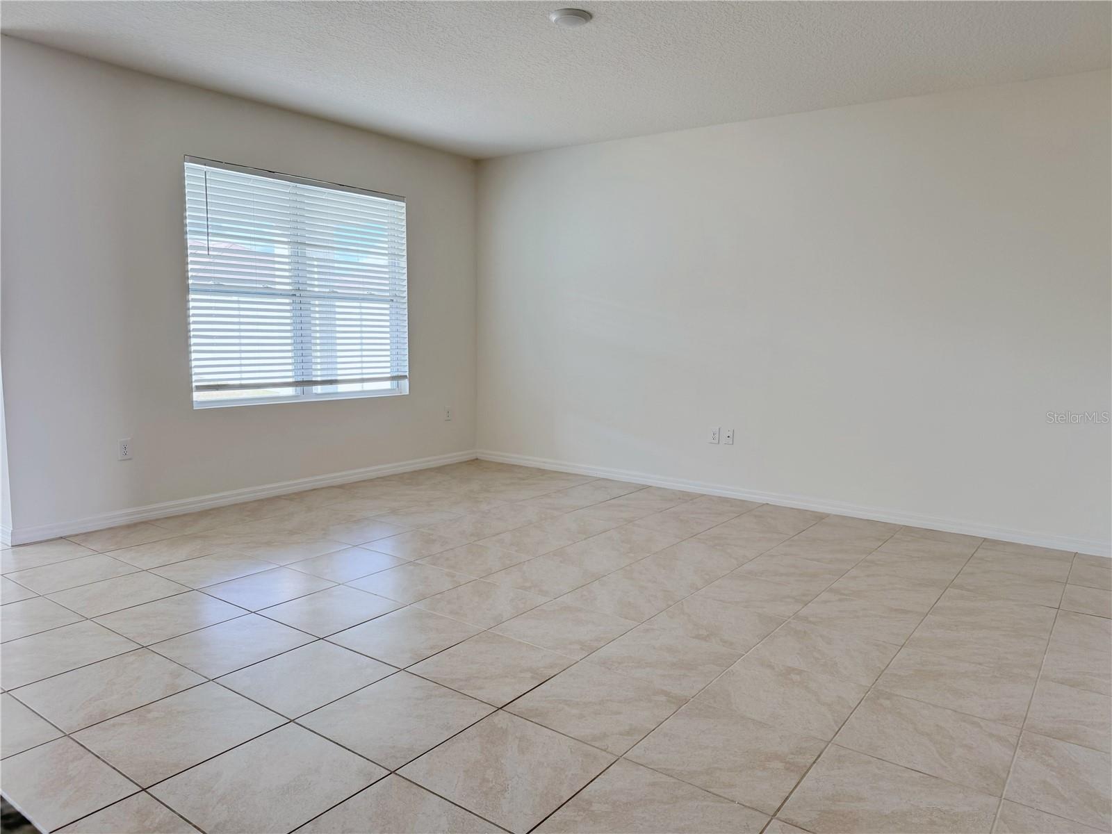 ESTATES OF WESTERLY - Residential Lease