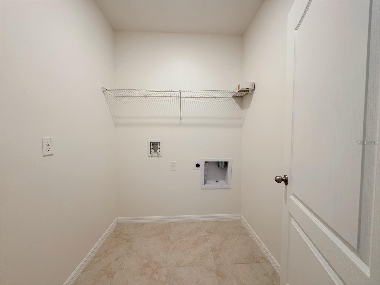 ESTATES OF WESTERLY - Residential Lease